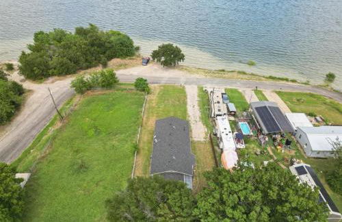 Tranquil Lakeside Escape 2 Bedrooms Patio Views - Photo 30