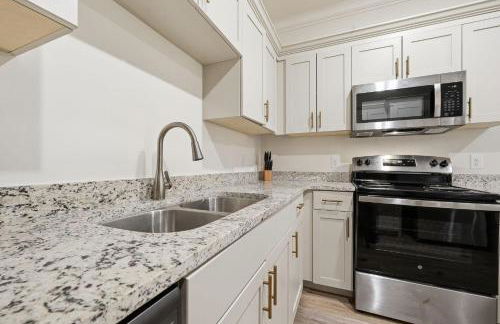 Stylish 2BR2BA Stay Open Layout - Foto 15