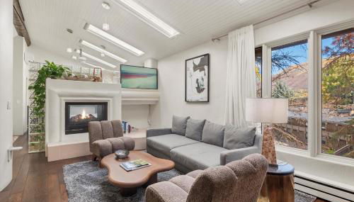 Aspen Stash Pad with Fireplace, Parking, W/D - Foto 3