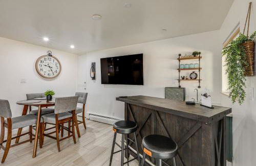 Walk to Dtwn Flagstaff Home with Great Outdoor Area - Foto 11