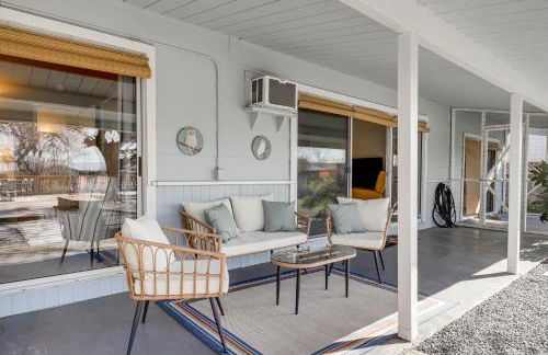 Clear Lake Gem on Canal with Dock Dogs Welcome! - Foto 27