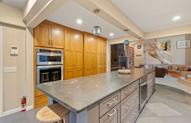 Massive Home w Sauna Pools Hot Tub Fireplaces - Photo 23