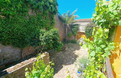 Casa Histórica con Piscina en la Costa Brava - Foto 18