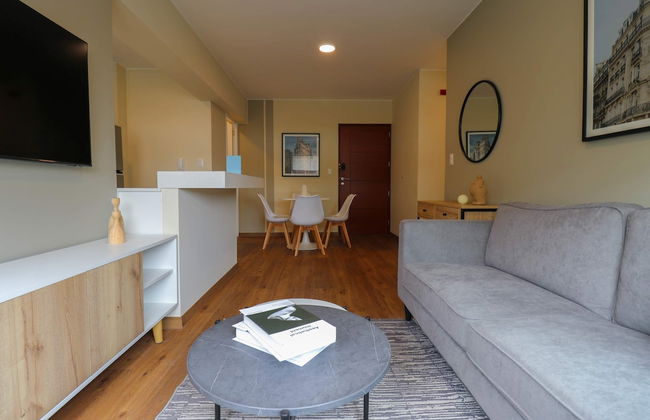 w Glorious 2BR w Perfect Balcony Near Kennedy Park - Foto 12