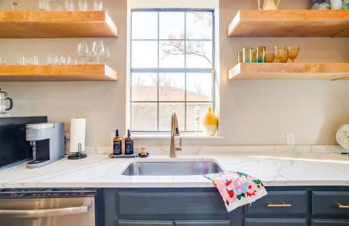 Stadium Luxe Retreat- Walking Distance to AT&T Sta - Foto 9