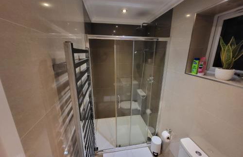 Great Apartment Next To Tooting Bec Tube Station! - Photo 6