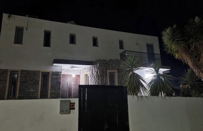 Impeccable 3-bed Villa in Nicosia - Photo 21