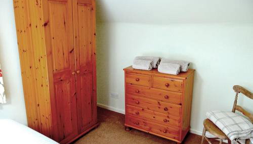 Hafannedd Cottage - riverside views - Foto 3, wardrobe