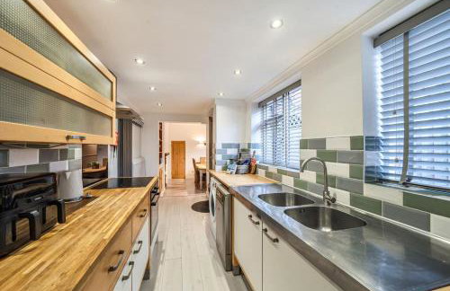 Central Filey Family Cottage for Groups with Super King Bedroom and Bunk Room - Foto 3