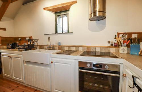 Coombe Barn - Photo 13