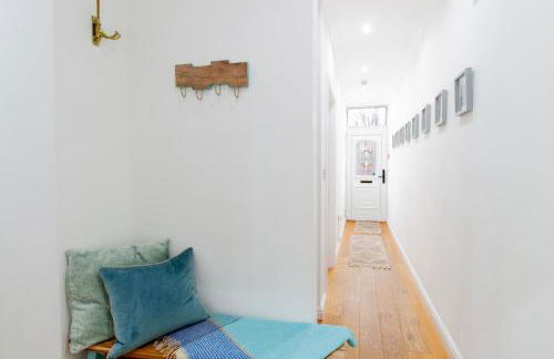 Spacious 4BR house, 2 en suites with garden & on-site parking - Foto 29