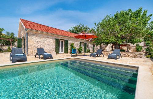 MY DALMATIA - Authentic villa Zvonko with private swimming pool - Foto 1