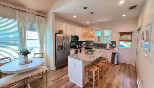 The Orange Blossom Suite Near UF Shands D-town - Photo 5