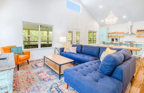 Lakefront Dog-Friendly Home with Kayaks, SUP's, Huge Screened Porch - Photo 5