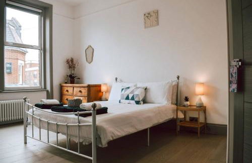 Large 2 Bed in Twickenham High Street - Foto 12