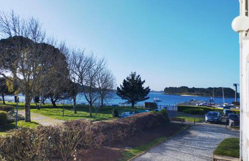 studio moderne les pieds dans l'eau - Photo 1