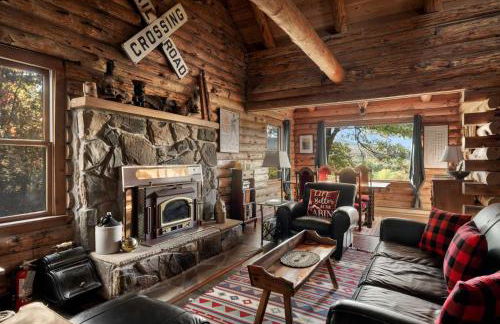 Riverfront Log Cabin w Fireplace Grill & Fire Pit - Foto 9