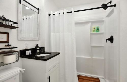 Breathtaking King Suite #9 Steps to Daytona Beach - Foto 5