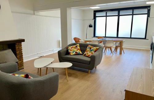 Maison Spacieuse 12pers et 4 SdB - Tout Confort - Parking Gratuit - Foto 3