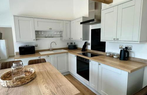 Apple Store- Countryside Apartment - Photo 3