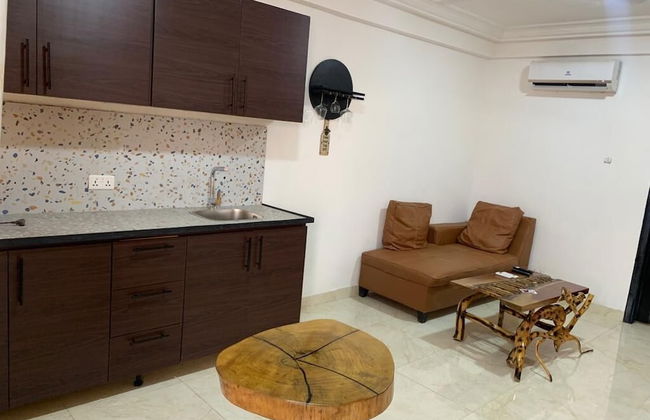 Central Reservations Apartment - Photo 17