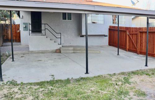 Modern La Cresta - Photo 16