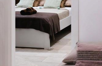 Modern Boutique Apartment - Photo 24