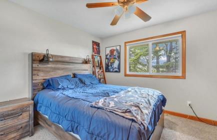 Beautiful private home in the woods BONUS Hot Tub - Foto 9