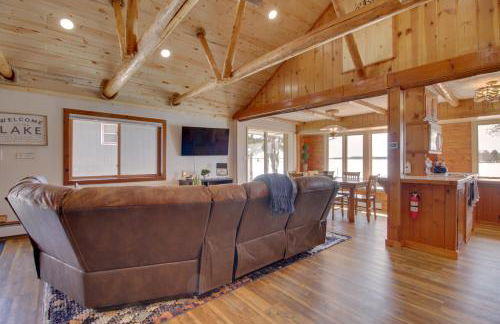 Away at Moose Bay Breezy Point Gem with Game Room - Foto 6