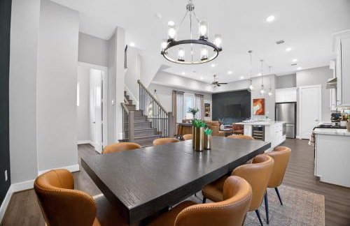 Modern EaDo Stay - 3BR Townhome w Private Deck - Foto 11