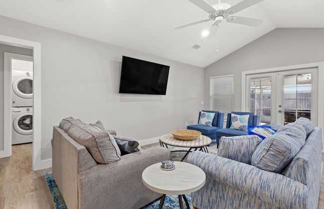 3bd, 2BA Home! Family Friendly! Close to Beach! HOT Tub! - Foto 12