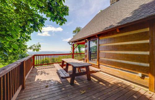 Smoky Mountain Vacation Rental with Large Deck! - Foto 30