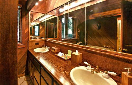 Little Ahwahnee Inn Entrance to Yosemite - Foto 16