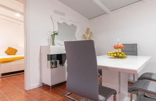 Apartment Annie 2 - Photo 9