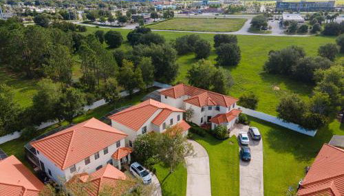 Affordable 4 Br Luxury Villa near Disney/Private Pool/Arcade/Game room - Foto 2