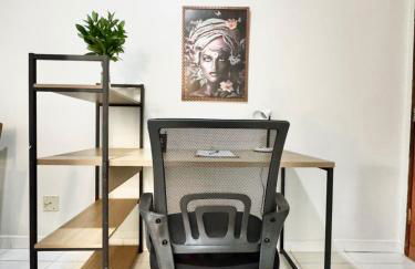 Ape Elegance com ar condicionado cama queen no centro - Foto 37