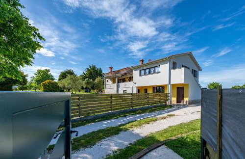Villa Gracija, a charming holiday apartment in the heart of Istria - Photo 3