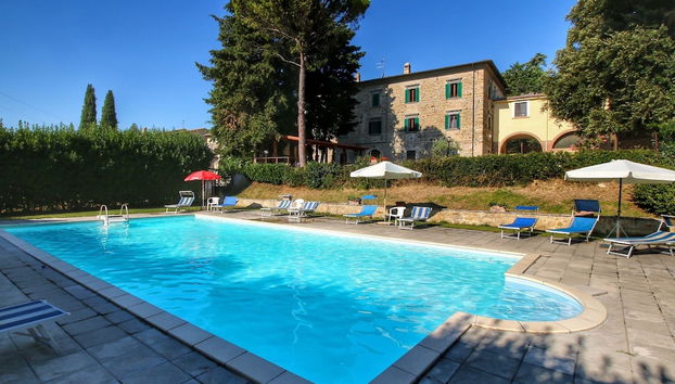 Splendid Farmhouse in Gualdo Cattaneo with Hot Tub - Foto 2, Imagen principal