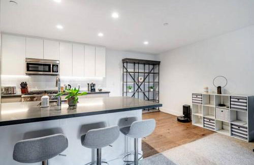 Sharon Green apartments by FantasticStay - Photo 61