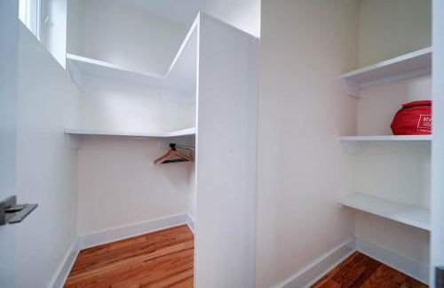 Luxe Townhome Rooftop Hot Tub Parking - Photo 10