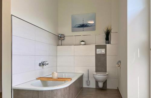 Haus Kiebitz 2 OG - Neubau-Apartment mit Infrarot-Sauna, Balkon & 600 m zum Strand - Foto 9