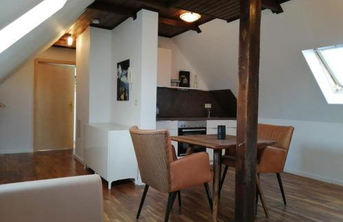 tolles Dach-Apartment mit Balkon und Klimaanlage - Foto 2