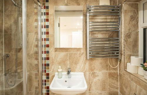 Stylish Camden 2-Bed Next to Camden Station - Foto 21