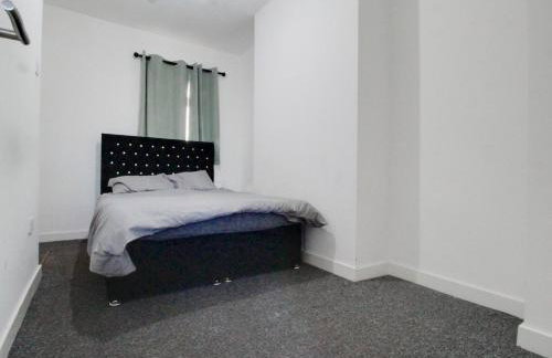 1 bedroom flat, next to Train ST - Foto 6