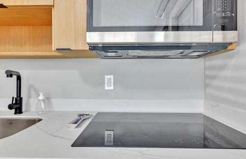 North Hollywood Beach 1BR | Walk to Ocean - Photo 10