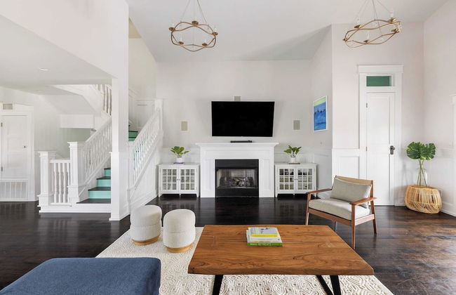 Luxe Villa Near Beach, Pool + Hottub, Chef's Kitchen Woodward Way by Avantstay - Foto 7