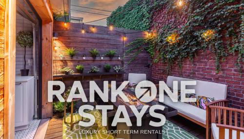 Chic Home with King Bed and Fire Pit - Foto 1