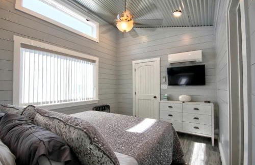 Amazing Glamping Vacations in this Riverside Cottage in Llano, Texas - Foto 9