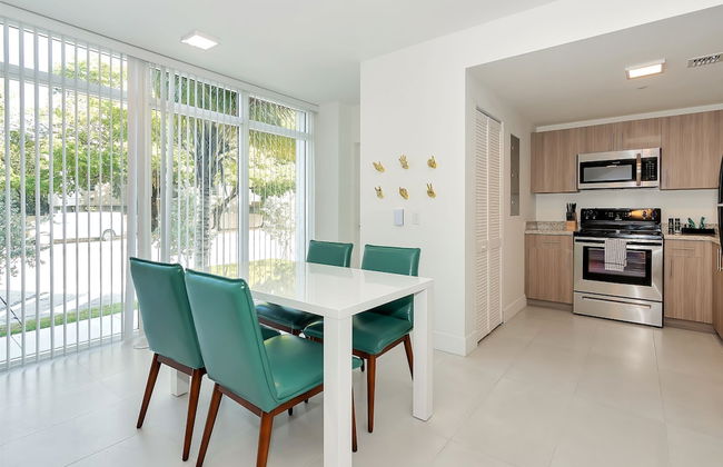 Roami at Grove 27 - Photo 65