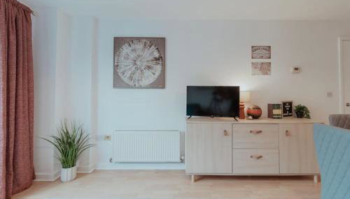 The Diickens Den - Stylish Rochester 1BR Flat - Sleeps 4 - Walk to High St, Castle & Station with Secured Parking - Contractor - Friendly and Ideal for Long Stays - Foto 3